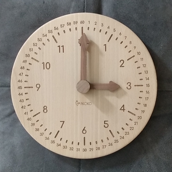 Handmade Solid Wood Learning to tell the time Educational Clock - Picture 4 of 5